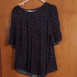 NWT puff shoulder blouse